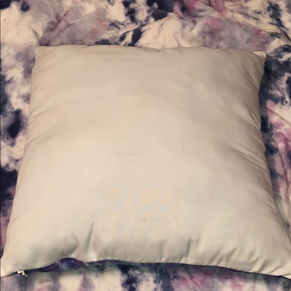 Floral design throw pillow - Picture 2 of 2